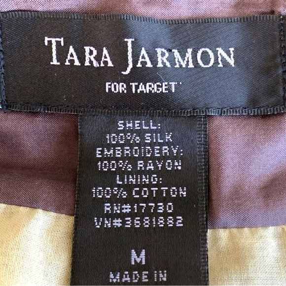 TARA JARMON SILK WITH YELLOW ACCENT EMBROIDERED MINI SKIRT. WOMEN’S SIZE MEDIUM - Picture 6 of 7